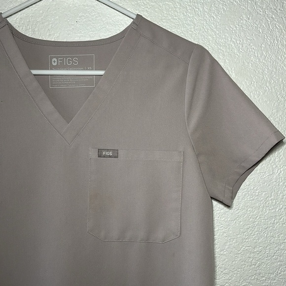 Figs Scrub Set, slate high waisted jogger and top - Picture 4 of 8